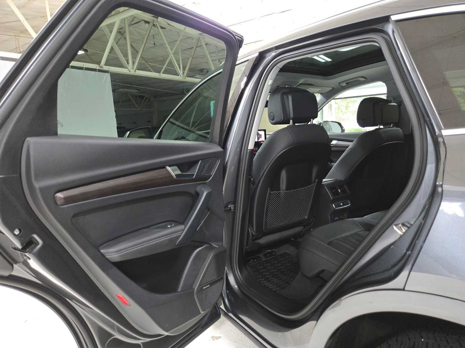 Used 2023 Audi Q5 2.0T Premium Plus w/ Premium Plus Package AWD/4WD image 15