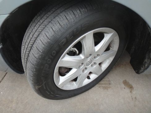 Used 2010 Toyota Avalon XL image 17