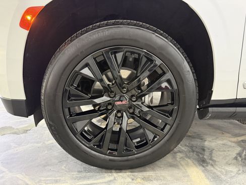 Used 2024 GMC Yukon Denali AWD/4WD image 34