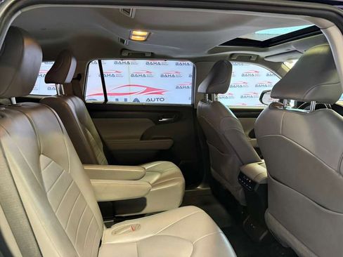Used 2021 Toyota Highlander XLE image 50