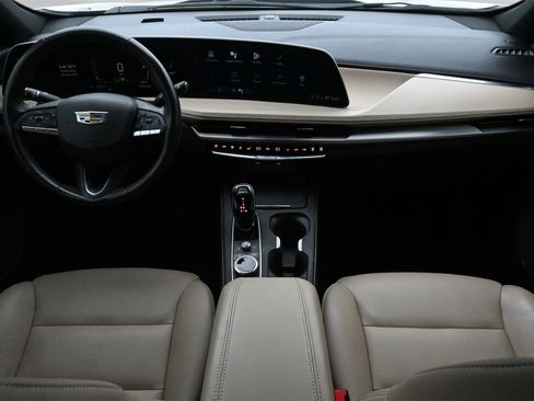 Certified 2024 Cadillac XT4 Luxury w/ Cold Weather Package image 7