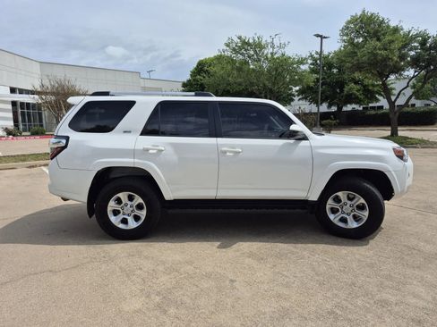 Used 2019 Toyota 4Runner SR5 image 5