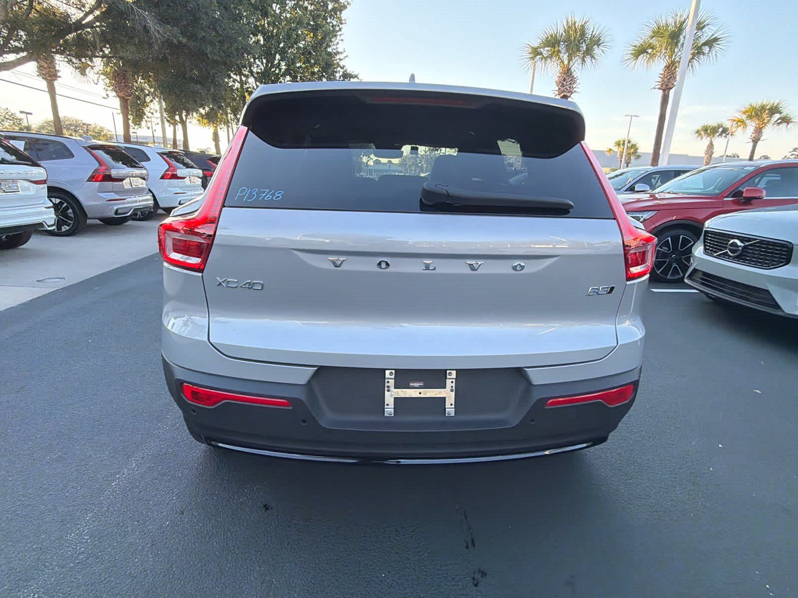 Used 2025 Volvo XC40 B5 Ultra AWD/4WD image 13