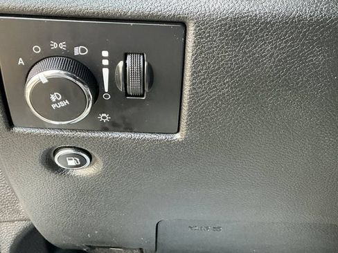 Used 2015 Jeep Grand Cherokee Limited w/ Trailer Tow Group IV AWD/4WD image 20