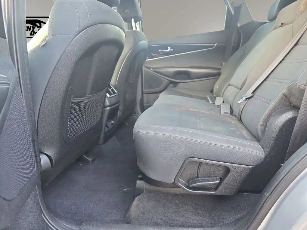 Used 2019 Kia Sorento AWD image 10