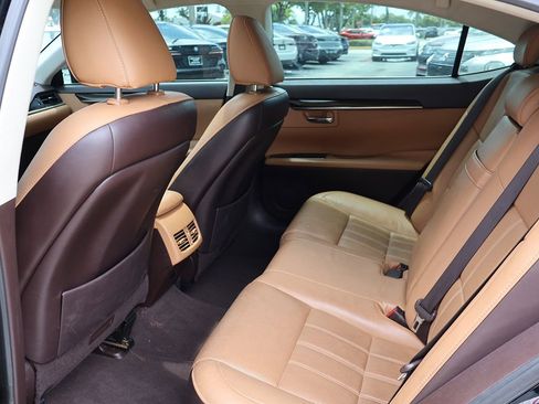 Used 2017 Lexus ES 350 w/ Luxury Package FWD image 36