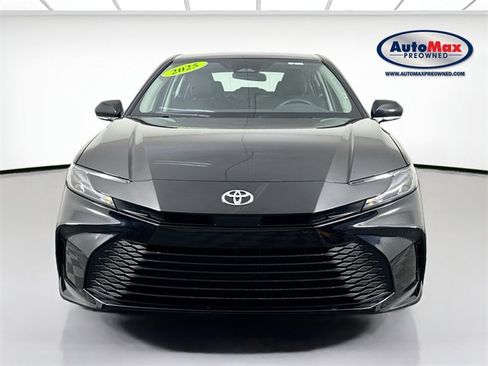 Used 2025 Toyota Camry LE image 6