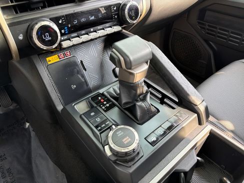 Used 2024 Toyota Tacoma Limited AWD/4WD image 35