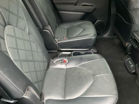 Used 2023 Toyota Highlander Platinum AWD/4WD image 28