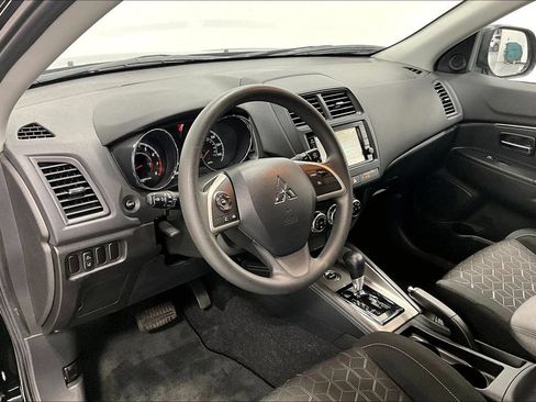 Used 2025 Mitsubishi Outlander Sport AWD image 16