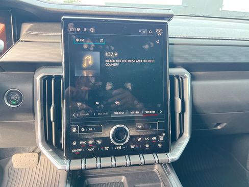 Certified 2024 GMC Acadia Elevation w/ Luxury Package image 23