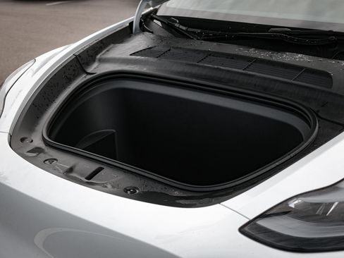 Used 2024 Tesla Model Y Long Range image 32