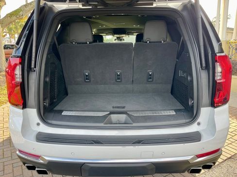Used 2025 GMC Yukon Denali image 5
