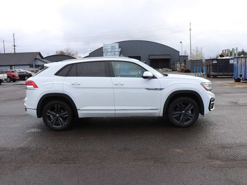 Used 2020 Volkswagen Atlas Cross Sport SE image 4