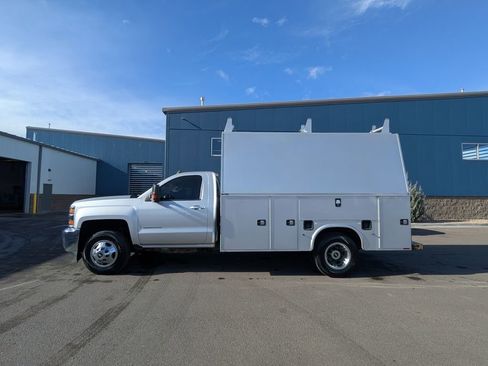 Used 2018 Chevrolet Silverado 3500 LT image 3