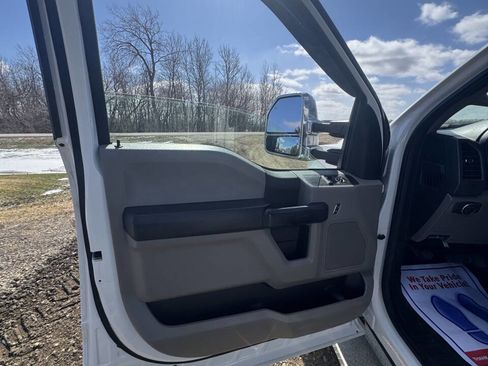 Used 2018 Ford F550 4x4 Regular Cab Super Duty image 38