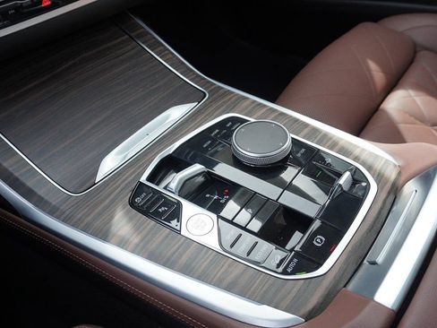 Used 2023 BMW X7 xDrive40i w/ Premium Package image 54