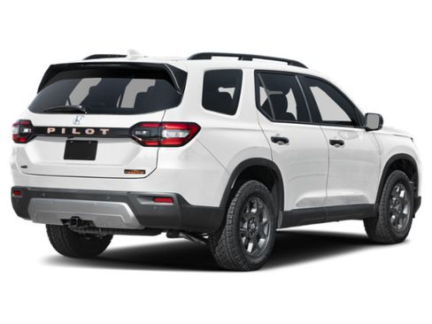 New 2026 Honda Pilot TrailSport image 2