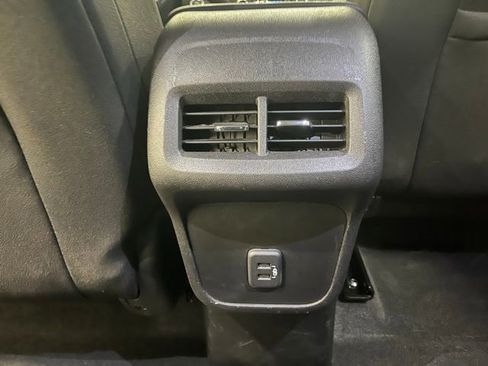 Used 2019 Chevrolet Equinox LT image 24