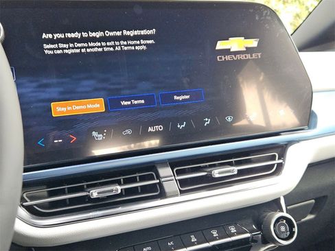 New 2026 Chevrolet Equinox EV LT image 15