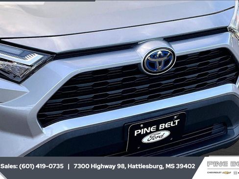 Used 2024 Toyota RAV4 XLE AWD/4WD image 21