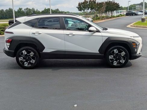 Used 2025 Hyundai Kona SEL AWD/4WD image 3