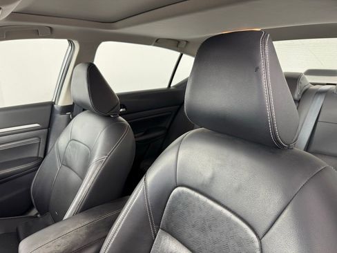 Used 2023 Nissan Altima 2.5 SL image 3