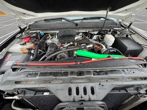 Used 2014 GMC Sierra 2500 Denali w/ Suspension Package, Off-Road image 10