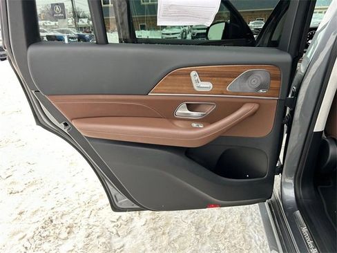 Used 2024 Mercedes-Benz GLS 450 4MATIC image 13
