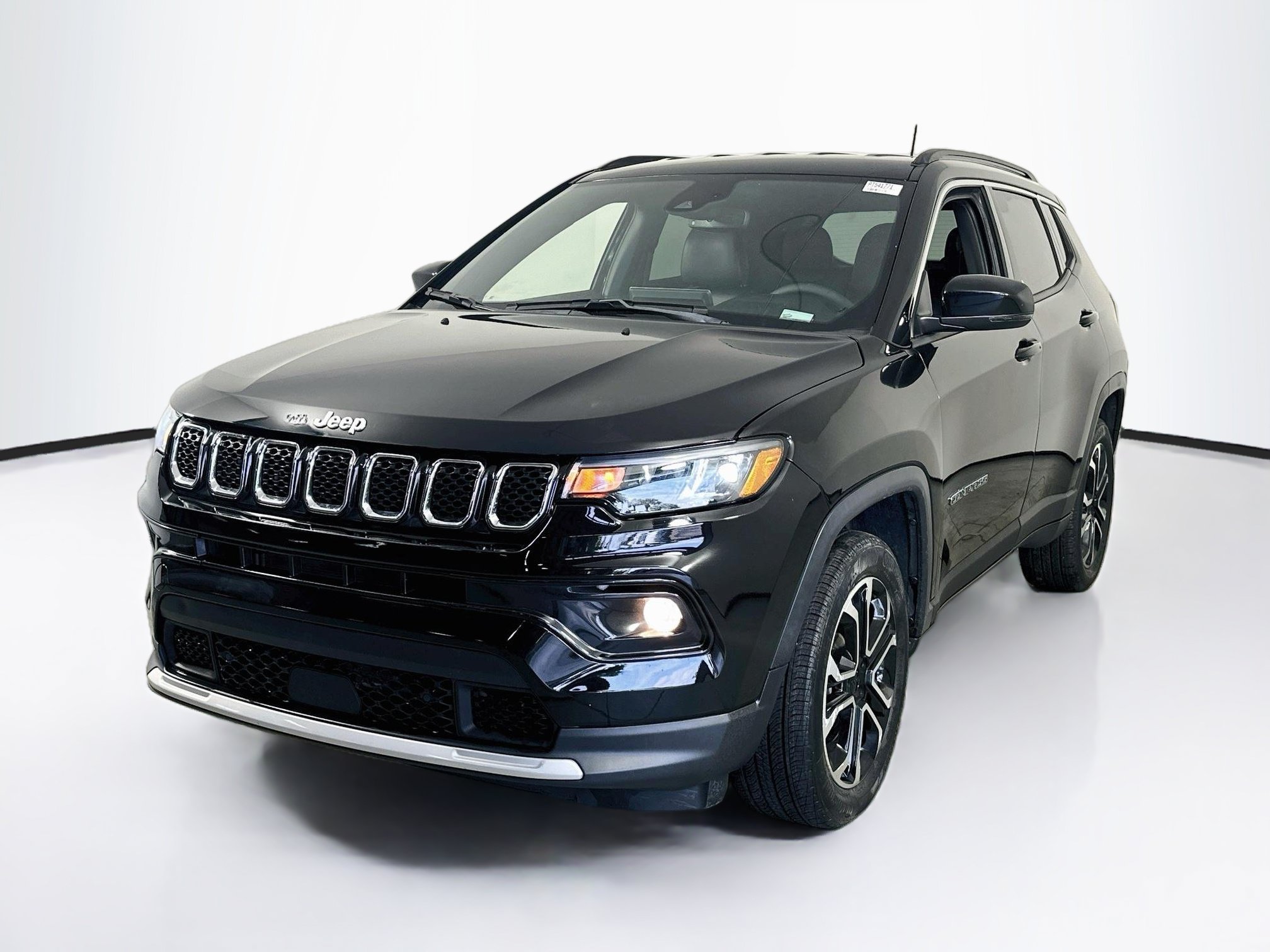 Used 2023 Jeep Compass Limited AWD/4WD image 1