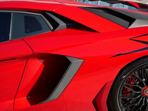 Used 2016 Lamborghini Aventador LP 750-4 Superveloce image 15