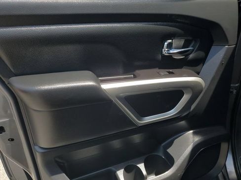 Used 2020 Nissan Titan SV w/ SV Convenience Package AWD/4WD image 16