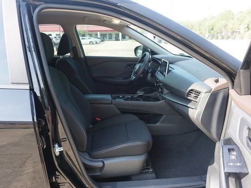 Used 2023 Nissan Rogue S FWD image 15