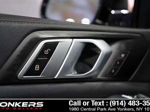 Used 2022 BMW X5 xDrive40i w/ Premium Package image 16