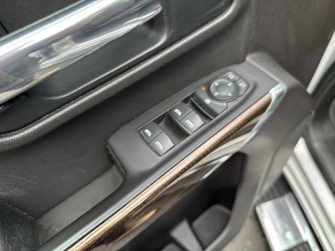 Used 2019 Chevrolet Silverado 1500 RST image 19