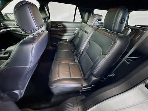 Used 2016 Ford Explorer Limited image 26