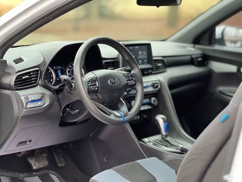 Used 2019 Hyundai Veloster 2.0 image 11