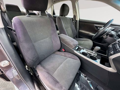 Used 2013 Nissan Altima 3.5 S FWD image 23