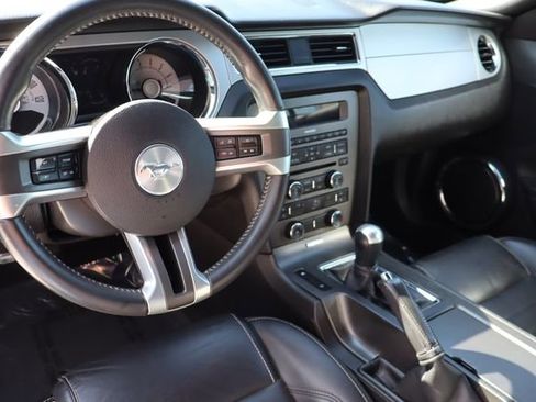 Used 2010 Ford Mustang Convertible image 26