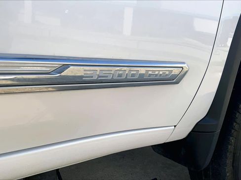 Used 2024 Chevrolet Silverado 3500 High Country image 9