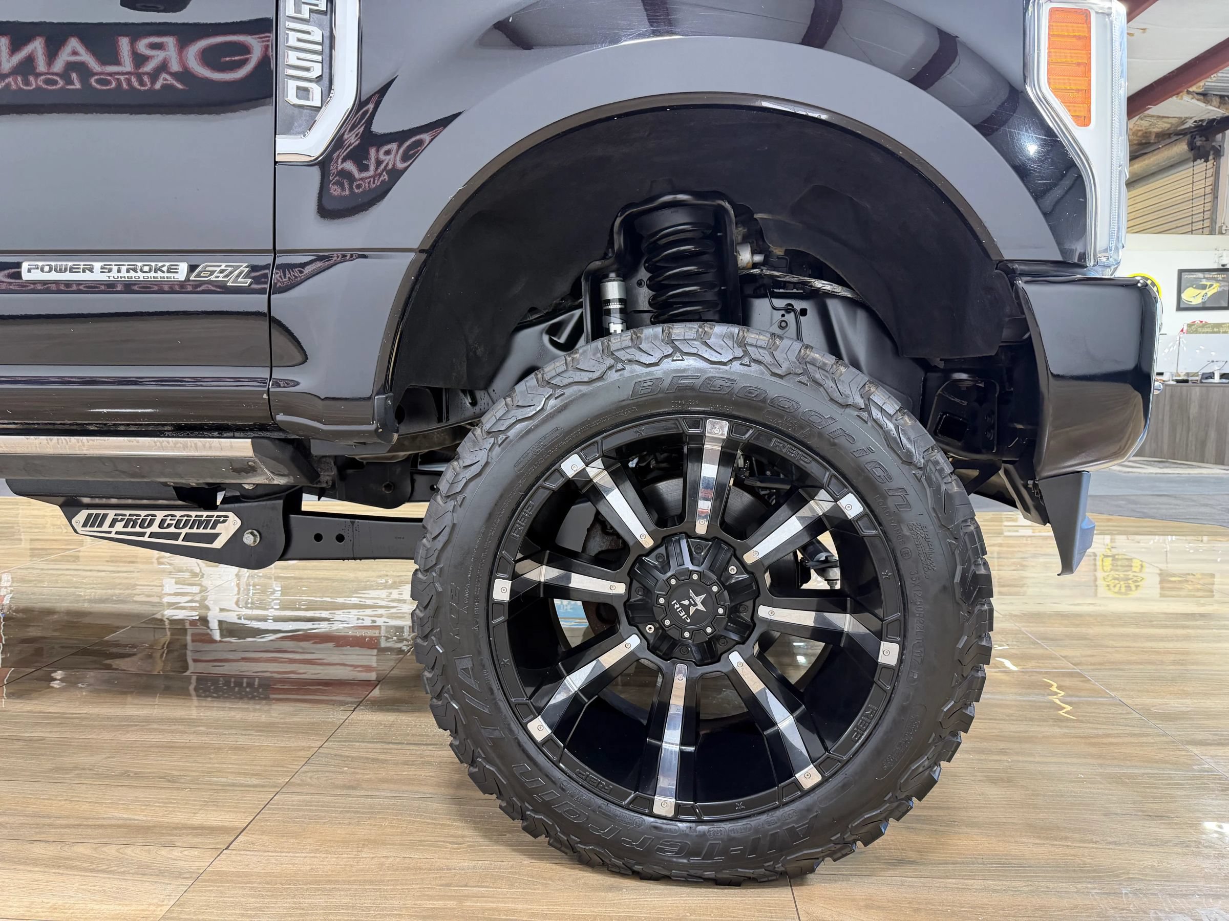 Used 2019 Ford F250 Platinum w/ Platinum Ultimate Package AWD/4WD image 5