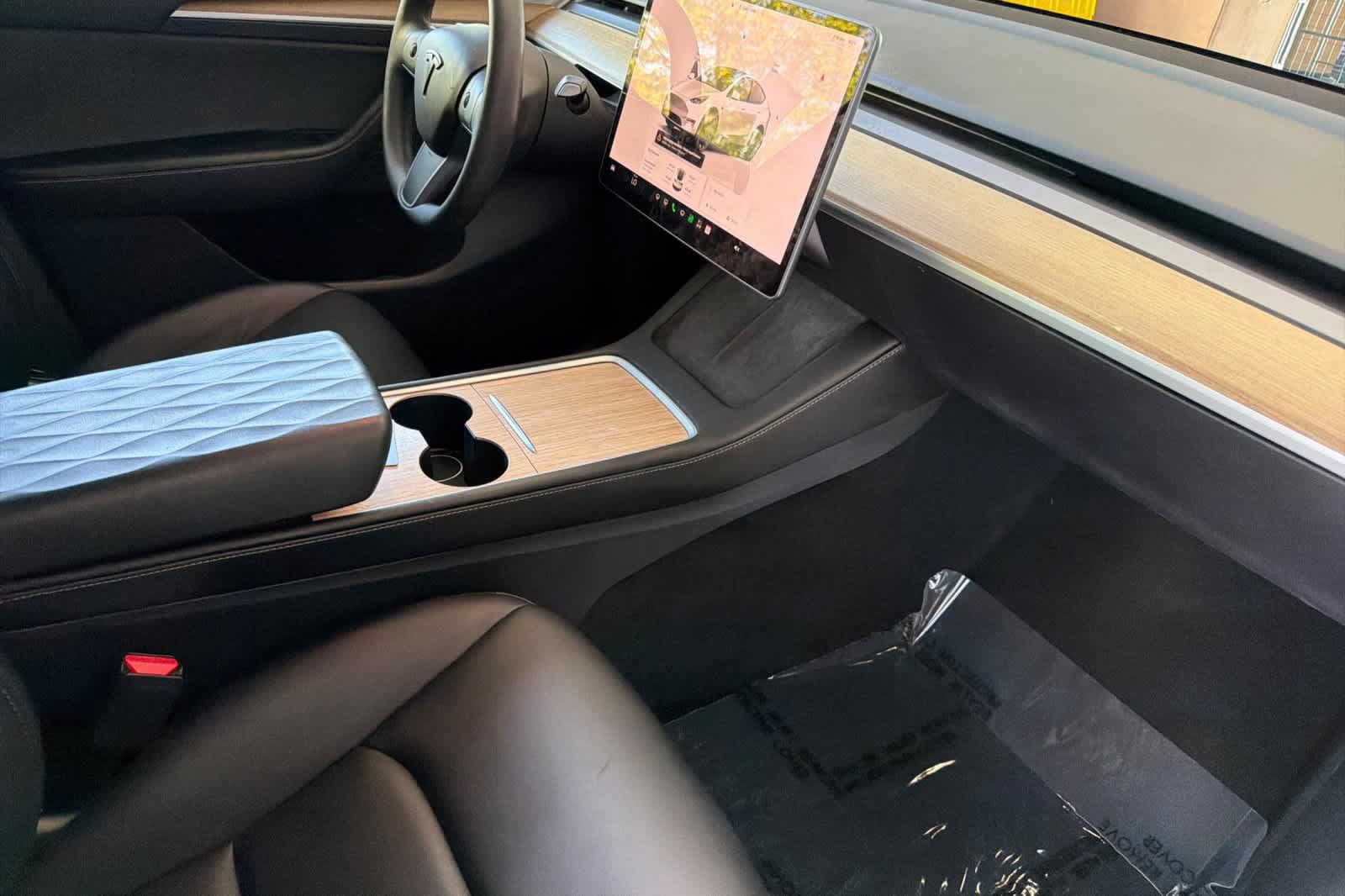 Used 2023 Tesla Model Y AWD image 18