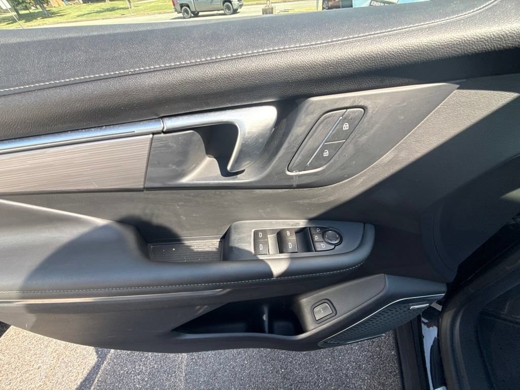 Used 2026 Buick Enclave Preferred AWD/4WD image 18
