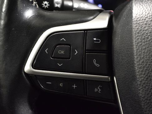 Used 2023 Toyota Highlander LE image 19