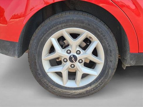 Used 2024 Kia Soul LX w/ Option Group 015 FWD image 5