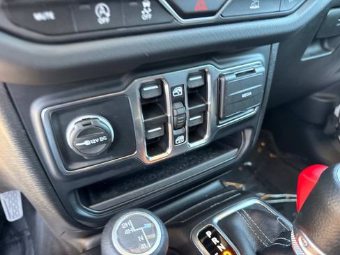 Certified 2024 Jeep Wrangler Unlimited Sahara AWD/4WD image 55