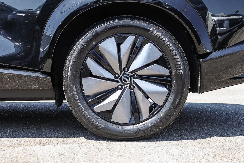 Certified 2024 Nissan Ariya FWD image 10