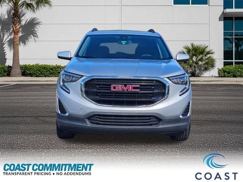 Used 2020 GMC Terrain SLE w/ Driver Convenience Package FWD image 2