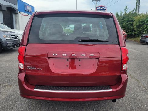 Used 2015 Dodge Grand Caravan American Value Package FWD image 4