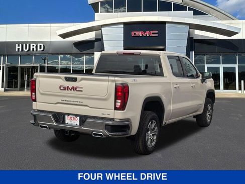 New 2026 GMC Sierra 1500 SLE image 4